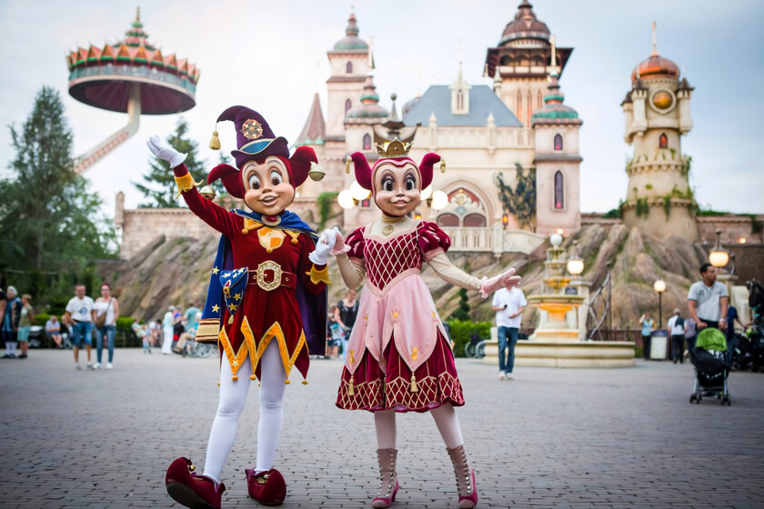 Este parque de atracciones holandés es para muchos el mejor de Europa. Su estética de cuento y sus ajustados precios le hacen competir tú a tú con Disneyland