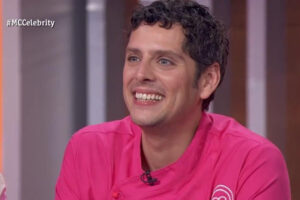 "¡Vuelve Fidel! ¡Y el Luisma!". Eduardo Casanova anuncia el retorno de 'Aida' de la manera más inusual posible