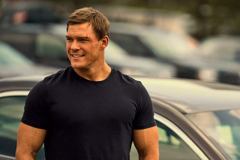 Amazon no quiere esperar y renueva 'Reacher' antes de su regreso. Tendremos temporada 4 de la fenomenal serie de acción de Prime Video