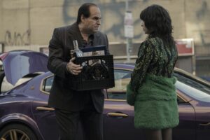 Los fans aun no tienen claro si el coche de Oz en 'El Pingüino' es un error de continuidad con la película anterior o una brillante decisión de personaje