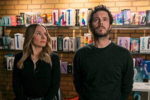 Nadie quiere esto... pero tendrá temporada 2. Netflix renueva la aclamada comedia romántica con Kristen Bell y Adam Brody pero le da la patada a la serie de Rob Lowe e hijo