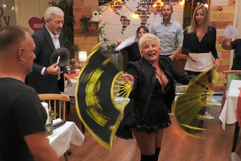 'First Dates', una soltera de Madrid monta un espectáculo en su cita. "Soy fan de Locomía"