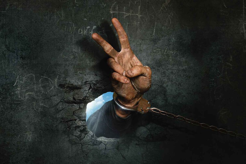 ‘Escape’ es la mejor película de Rodrigo Cortés, una pesadilla burocrática que nos devuelve al director de humor absurdo y kafkiano de ‘Concursante’