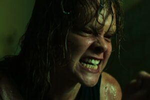 Netflix acaba de estrenar una de las películas de terror más entretenidas de los últimos años. Un diabólico espectáculo sin miedo alguno al ridículo