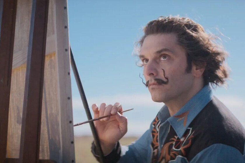 '¡Daaaaaalí!' (2024), crítica | Es la mejor película de Quentin Dupieux, una ruptura de la cuarta pared a mazazo limpio que juega con nosotros de manera brillante e impudorosa