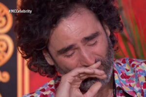 "¿Alguien le puede dar un abrazo a este tío?". La desconsolada reacción de Raúl Gómez en 'MasterChef Celebrity' al enterarse de la última expulsión