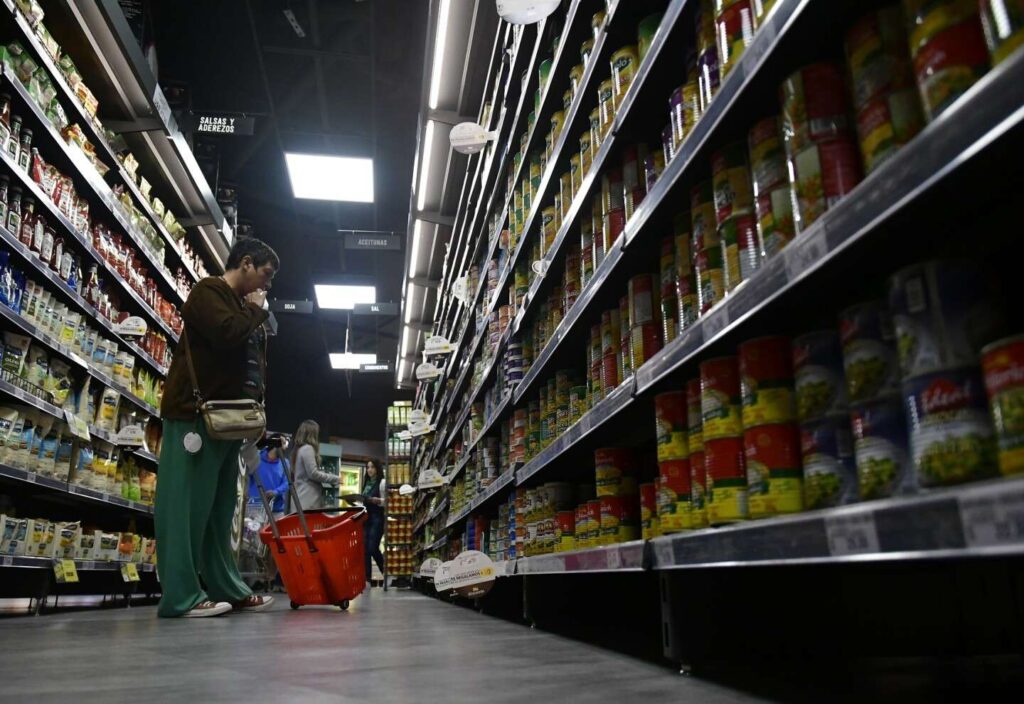 Actividad económica en Argentina cayó 3,1% hasta agosto de 2024