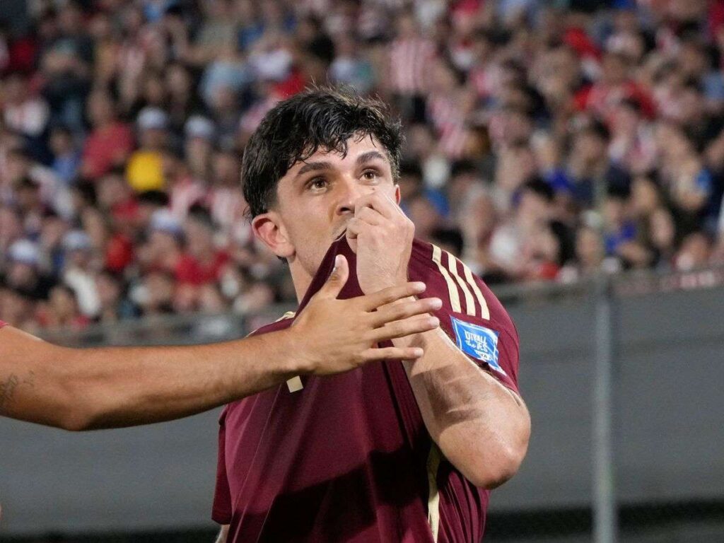 Aramburu repite en el XI ideal de Eliminatorias