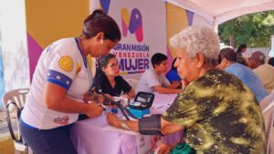 Atienden a más de 300 guaireñas en jornada médica integral