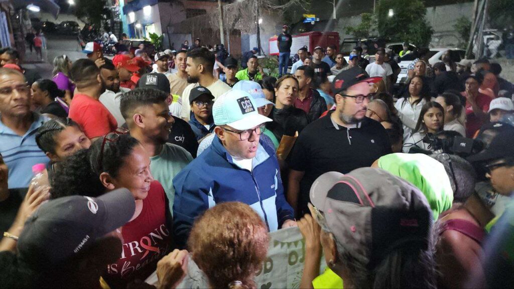 Atienden casa a casa a los habitantes de 1ero de Mayo en Caracas