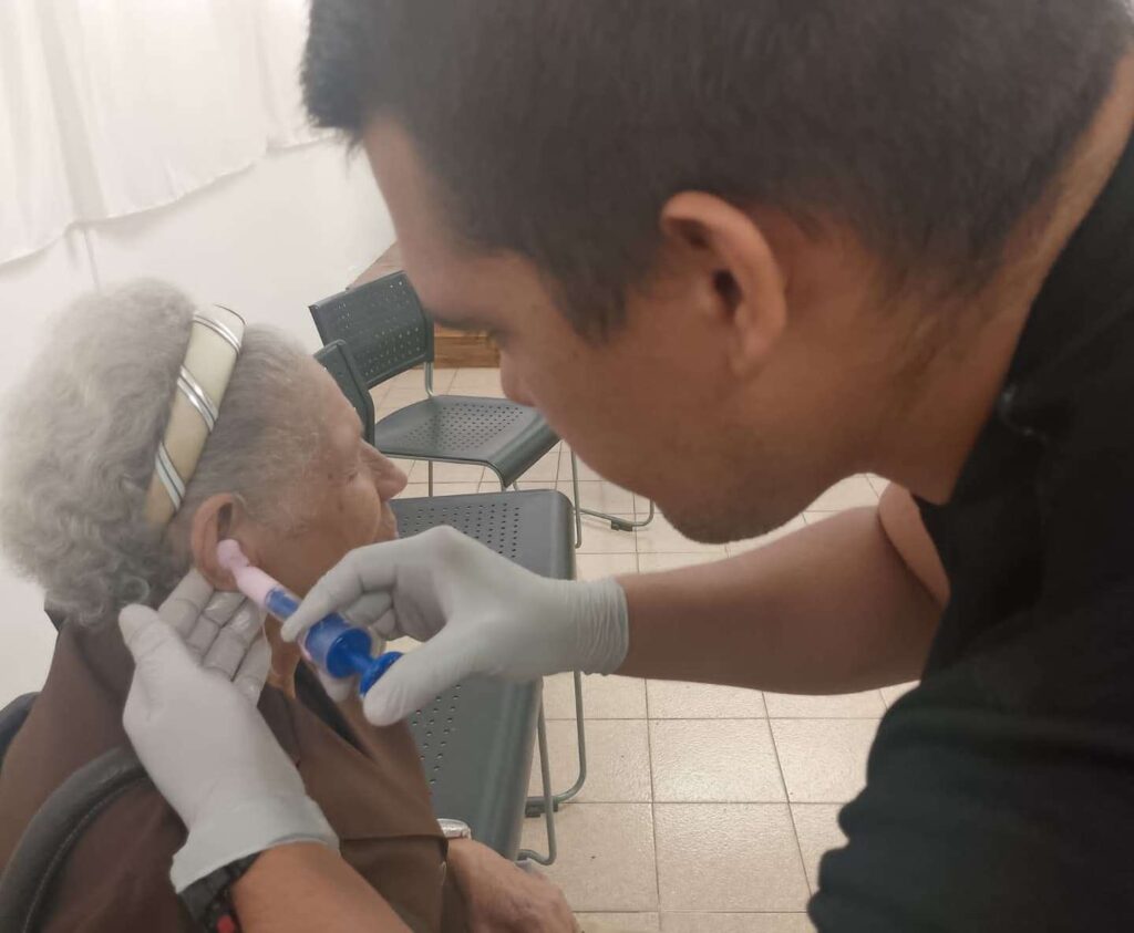 Atienden pacientes con discapacidad en el JJ Arvelo