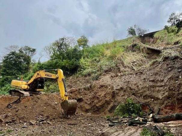 Avanza construcción de muro de contención en Zona F del 23 de Enero