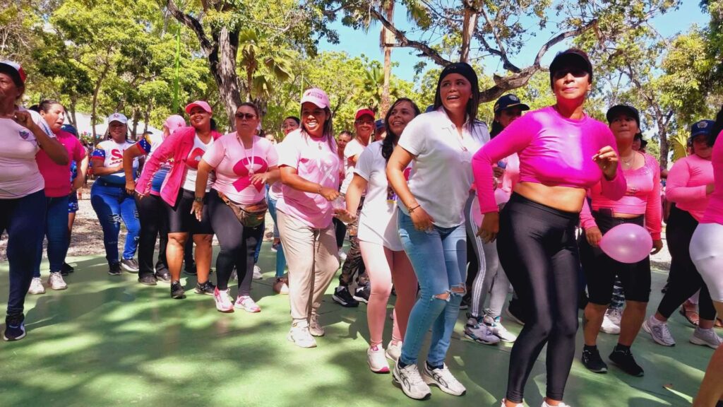 Caninata en La Guaira unió salud integral y bienestar animal en el Mes Rosa