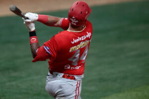 Cardenales le pasó la escoba a los Leones y lidera la tabla junto a Zulia
