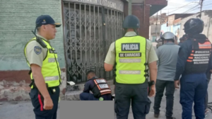 Autoridades buscan a dos sujetos por arrollar a una mujer en Catia