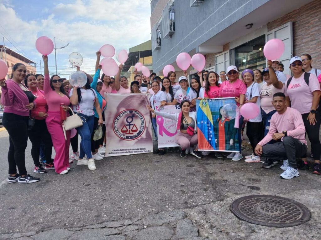 Con caminata conmemoran en Cojedes lucha contra el cáncer de mama