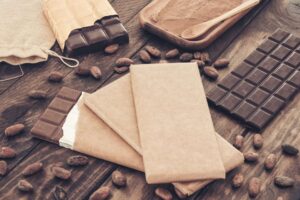Diócesis de Carúpano saca dos tabletas bean to bar de su marca Kharis