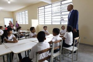Educación venezolana cerca del 100% de matrícula y cumplimiento de horario