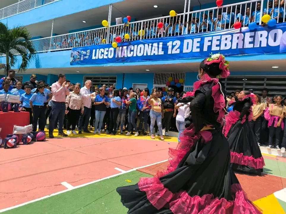 El liceo 12 de Febrero en Ocumare del Tuy luce como nuevo