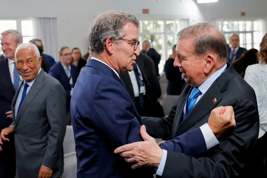 Feijóo raya en el ridículo con su discurso trasnochado