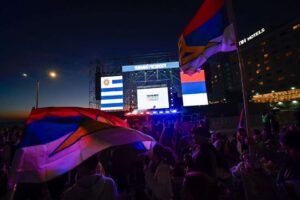 Frente Amplio saca más votos, pero habrá segunda vuelta