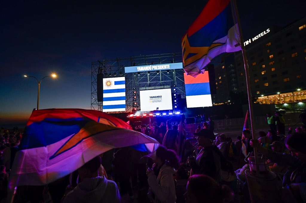 Frente Amplio saca más votos, pero habrá segunda vuelta