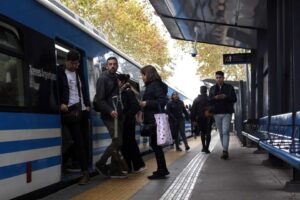 Gremios de Argentina convocan paro de transporte para el 30 de octubre