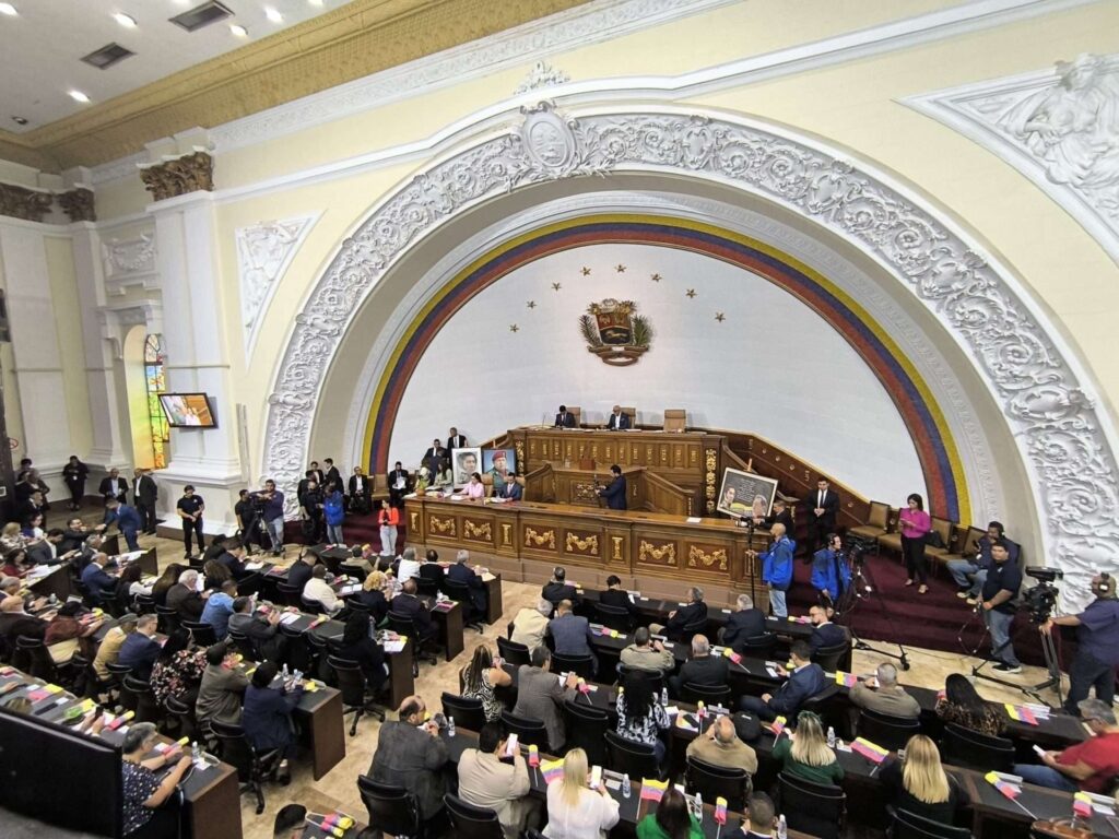 Inicia segunda discusión del proyecto de reforma a ley de símbolos patrios