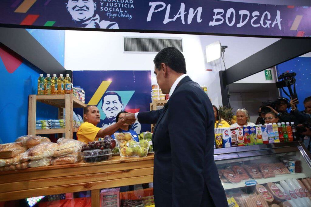 Maduro exalta el Plan Bodega y ordena multiplicarlo en Circuitos Comunales