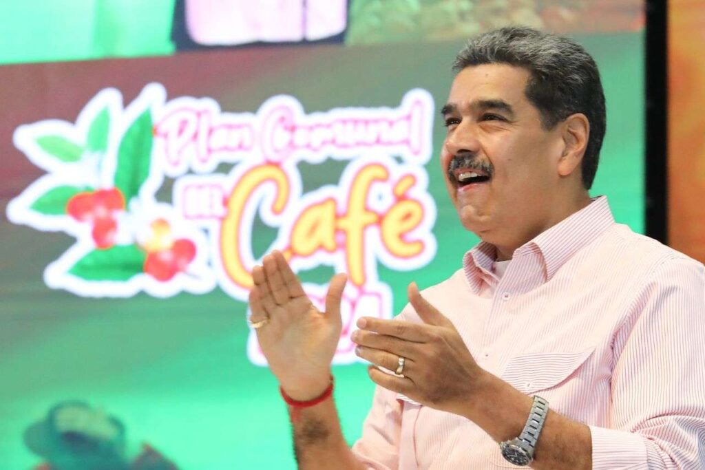 Maduro traza como meta que el 70% del presupuesto se destine al Poder Popular