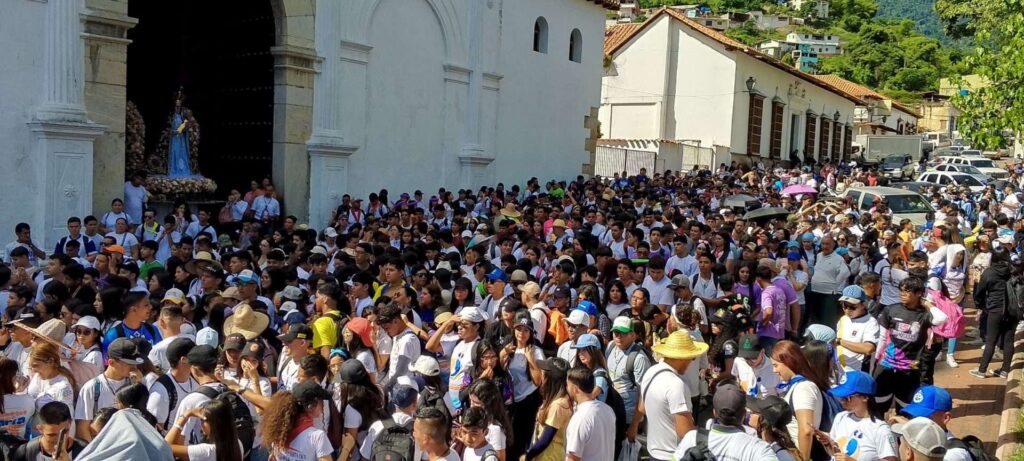 Marcha por la fe y la paz avivó la alegría de los jóvenes trujillanos