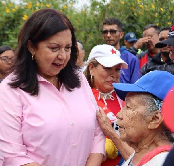 Meléndez realizó “una bonita jornada social” en el sector La Peña Baja de El Junquito