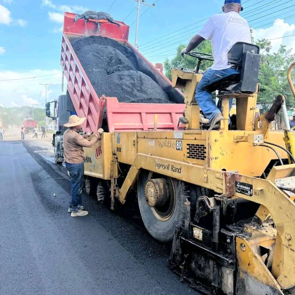 Mil toneladas de asfalto aplicaron en Santa Bárbara del Tuy