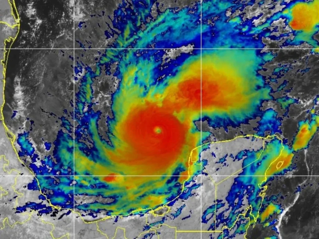 Milton pone en alerta máxima a México y Florida