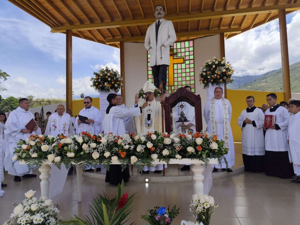 Piden elevar a Santuario el monumento de José Gregorio Hernández en Ejido