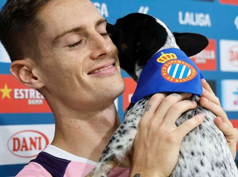 Pol Lozano y Mango: Amor y conciencia sobre la adopción de mascotas