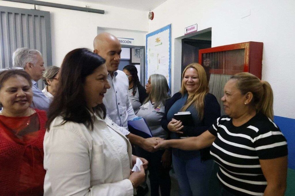 Rehabilitan Unidad Educativa Estadal Santiago Mariño de Petare