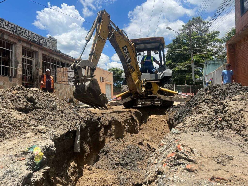 Resuelven colapso de aguas servidas en el sector San Vicente de Maracay