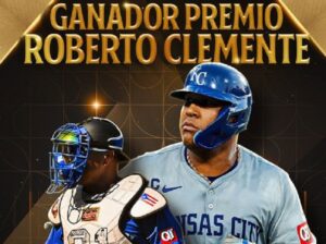 El venezolano Salvador Pérez ganó el premio Roberto Clemente