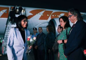 Vicepresidenta Rodríguez arribó a la India para fortalecer cooperación binacional