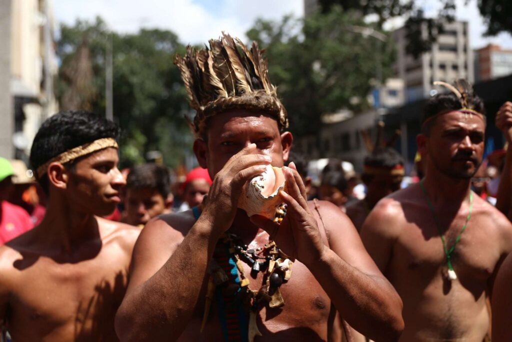 Vicepresidenta: la Casa Rosada se arrastra a los intereses antinacionales