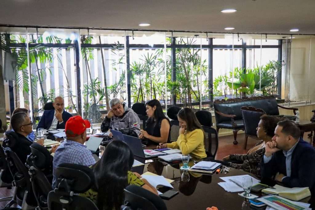 Vicepresidencia Social toma acciones para fortalecer el Poder Popular