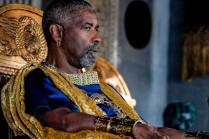 Ridley Scott contesta con severidad a la polémica sobre el beso gay en 'Gladiator 2': "Es una gilipollez"