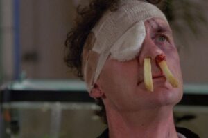 Es una de las mejores comedias de la historia y tiene un récord difícil de superar. Hay una escena de la película tan divertida que un espectador se murió literalmente de la risa mientras la veía