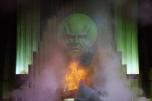 Siempre se nos olvida que una de las mejores películas de fantasía de la historia tuvo secuela 33 años después. Fue un enorme fracaso en cines y hoy en día es muy difícil de encontrar