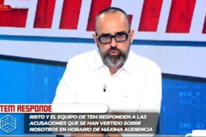"Nos han acusado de organización criminal". Risto Mejide entra al trapo en su respuesta a la "pulla" de Raúl Cimas en 'La revuelta'