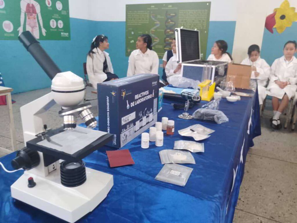 Activan laboratorio de química para 436 estudiantes tachirenses