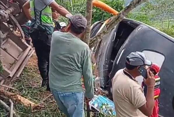 Trágico accidente de un bus que trasladaba a un grupo de escolares en el norte de Perú: Al menos 12 muertos