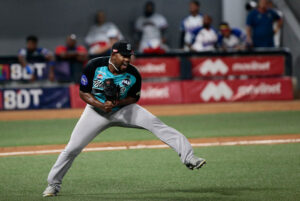 Bravos de Margarita le metió no hit no run a los Tiburones de La Guaira e igualó la punta