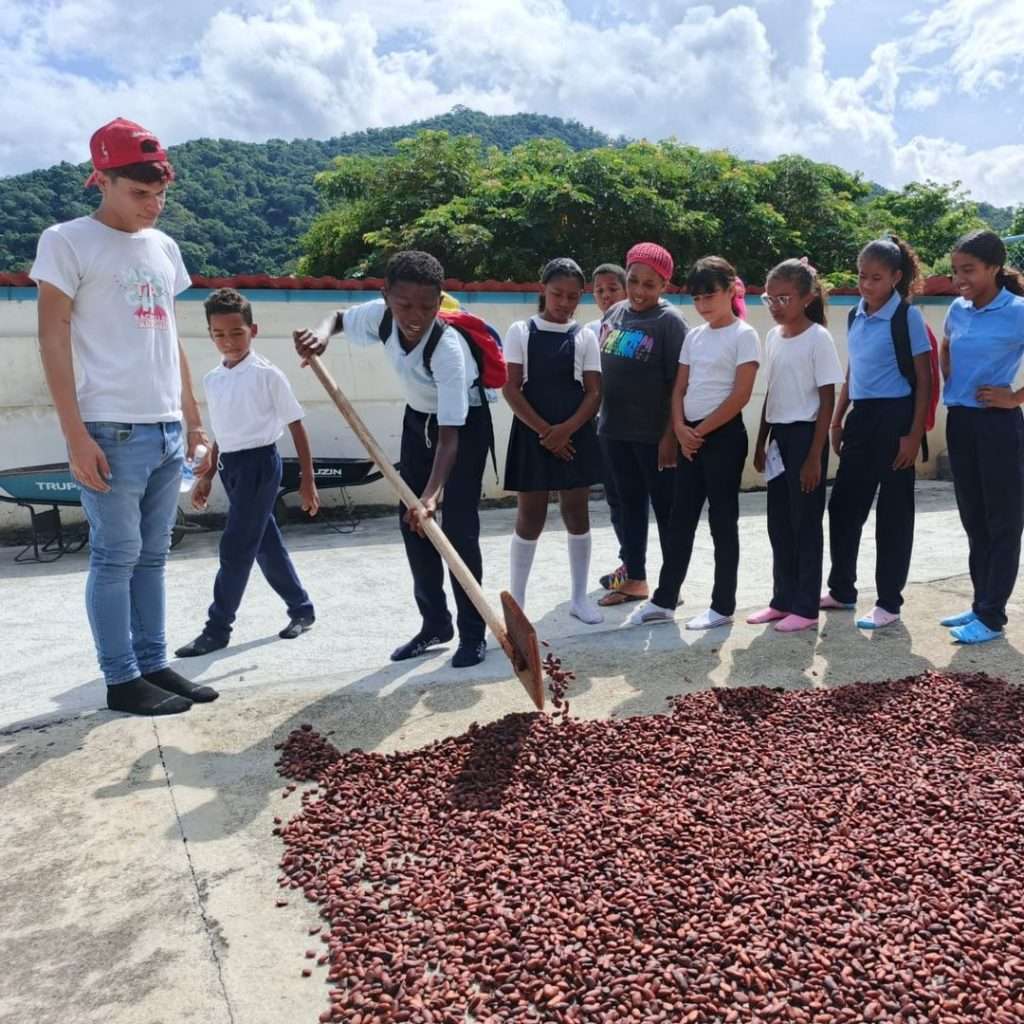 Chamos de Cuyagua se formaron en la Ruta Científica del Cacao